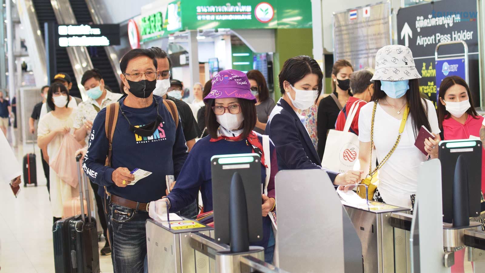 พร้อมช่วยดูแลอำนวยความสะดวกตลอดการเดินทาง