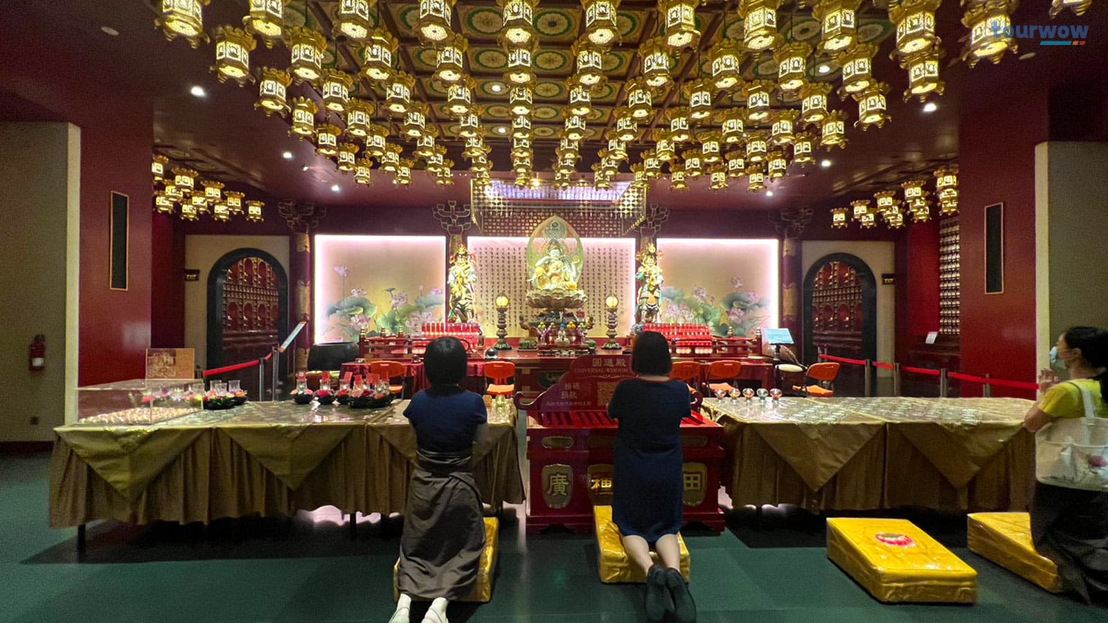 ไม่พลาดสักการะเพื่อความเป็นสิริมงคล