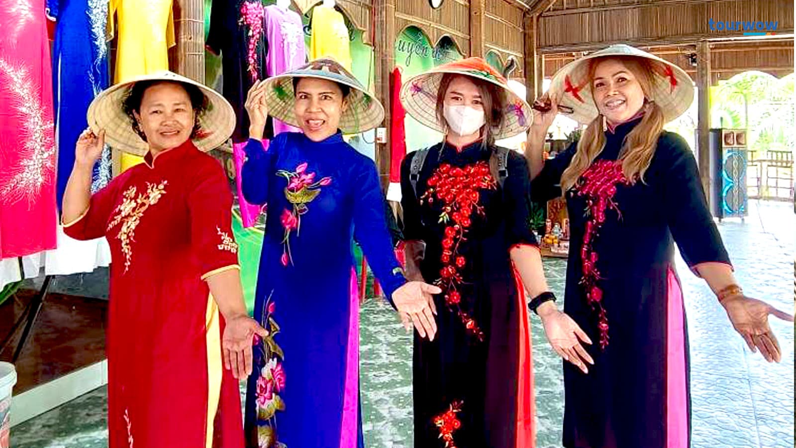 ชุดประจำชาติเวียดนามสวยๆ