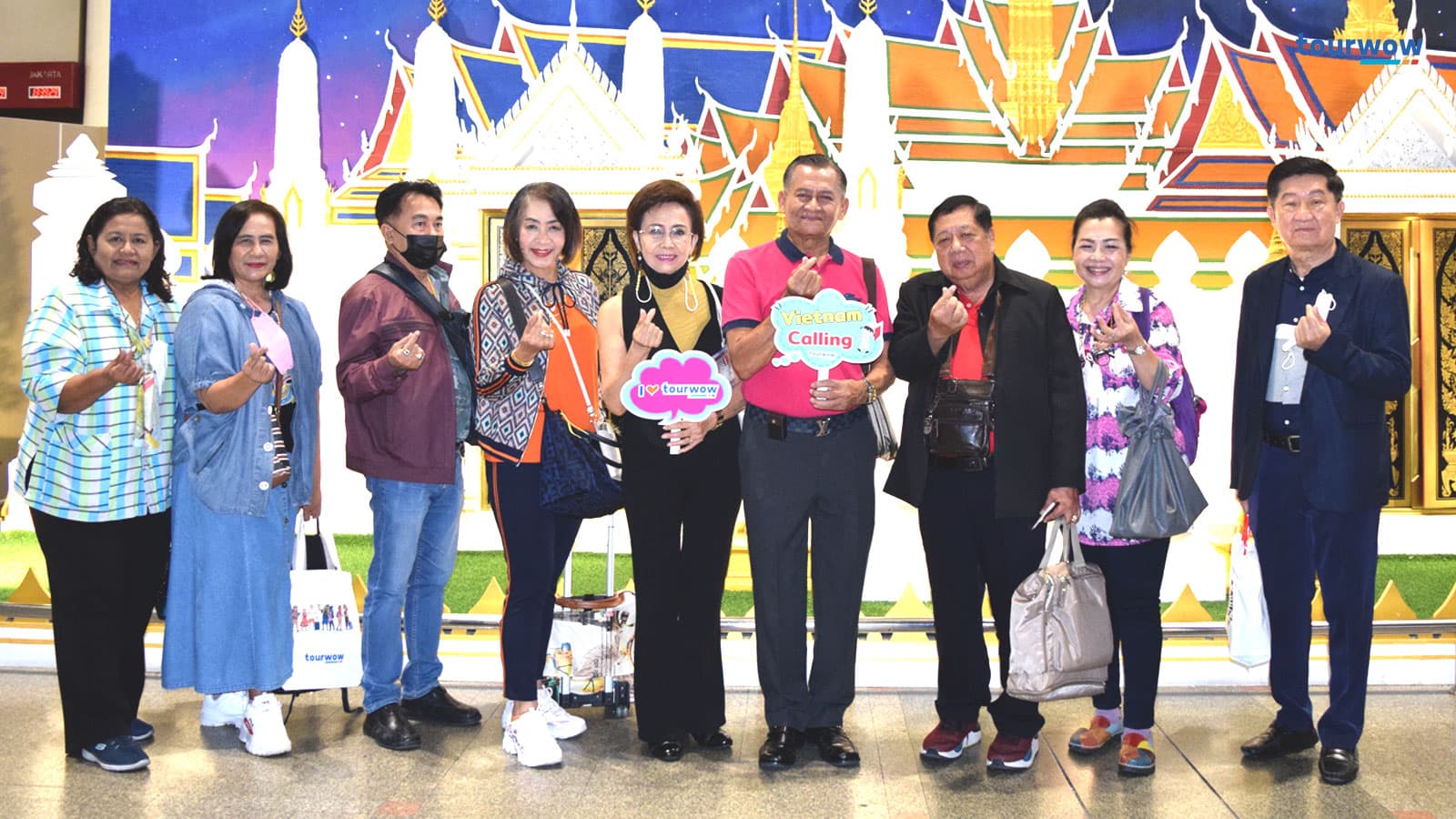 ทัวร์ว้าวพร้อมดูแลทุกท่านอย่างดี เดินทางกับเราเที่ยวง่าย เดินทางได้จริง