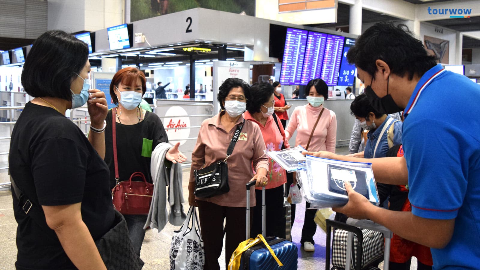 มีเจ้าหน้าที่รอรับและดูแลเป็นอย่างดี