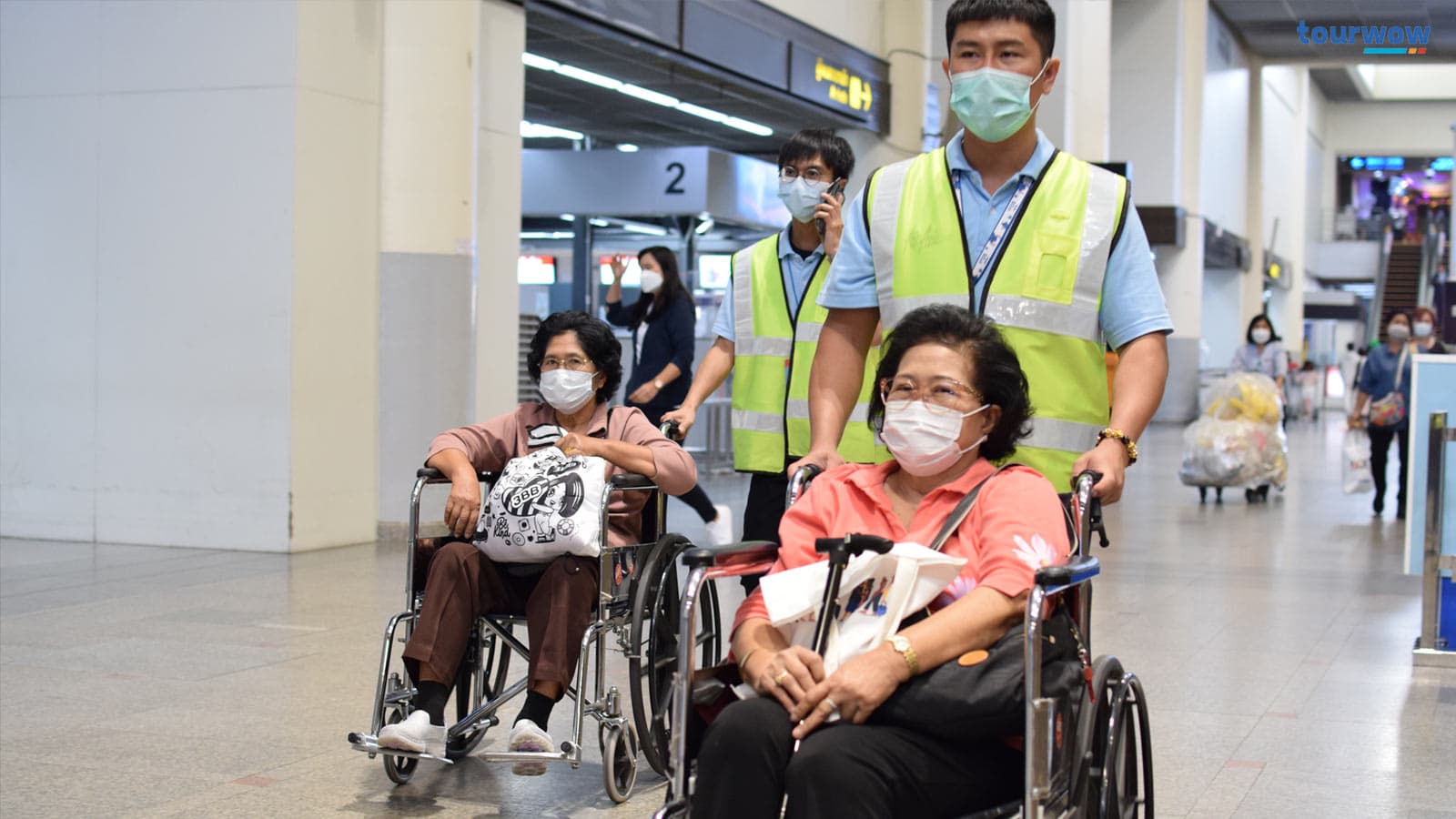 ลูกค้าแจ้งล่วงหน้าว่าต้องการวีลแชร์ที่สนามบิน เราก็ดูแลเป็นอย่างดี